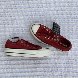 NWT Women's Platform Converse US Size 6.5